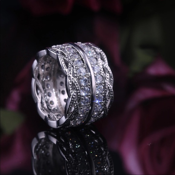 New  Luxury 925 Sterling Silver Diamonds Ring - Picture 2 of 6